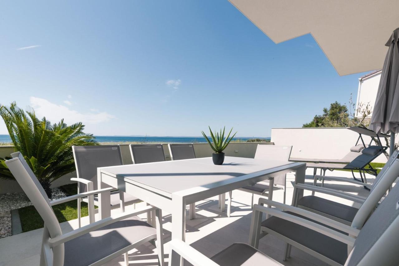 Beachfront Reiterer Villa V2 With Seaview 30 Meters From The Beach - Crowonder Luxury Rent Privlaka  Extérieur photo
